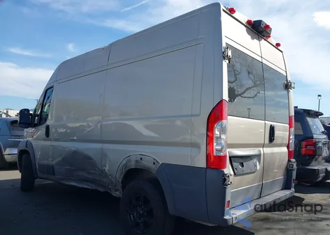 2018 Ram Promaster 2500 High Roof 136 Wb из США, поврежденный, VIN 3C6TRVCG9JE124728